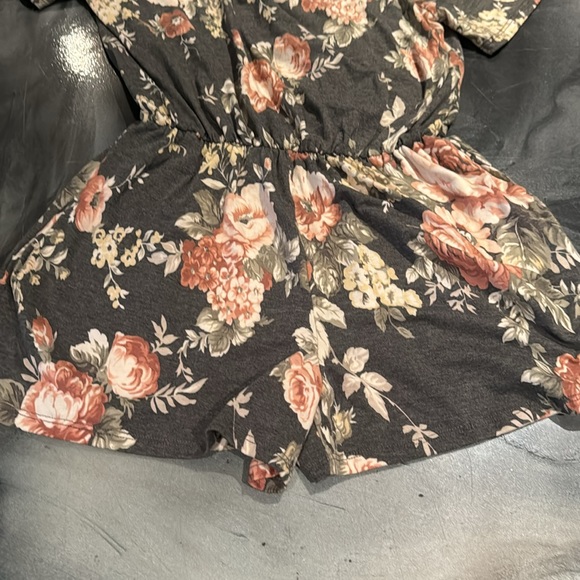 MTS medium shorts romper - Picture 3 of 3